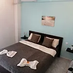 Apartament By The With Amazing Sea View